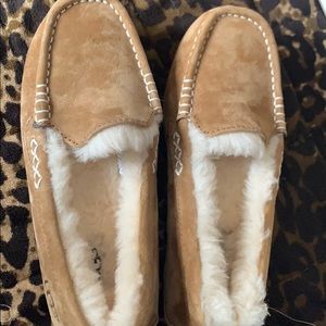 UGG® Ansley Slippers chestnut NWOB SIZE 5